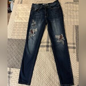 KanCan Embroidered Skinny Jeans size 9 28